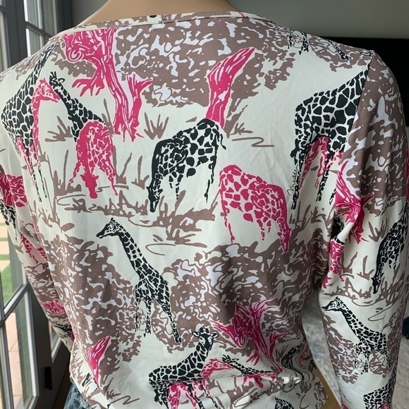 Melly M Giraffe Print Top - Picture 2 of 11